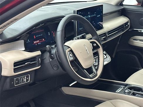 New 2026 Lincoln Corsair Premiere image 16