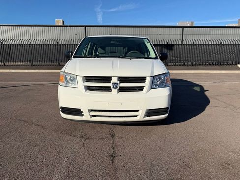 Used 2008 Dodge Grand Caravan SE image 3