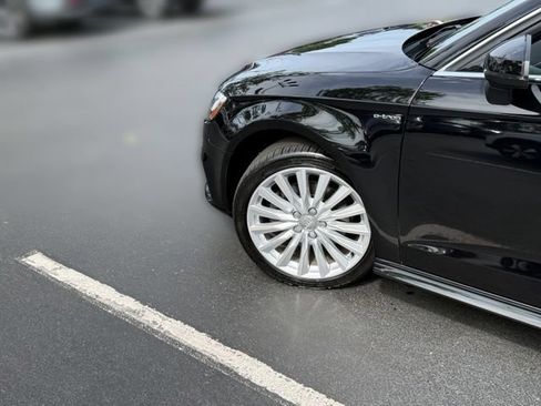 Used 2018 Audi A3 e-tron Premium Plus w/ Technology Package FWD image 9