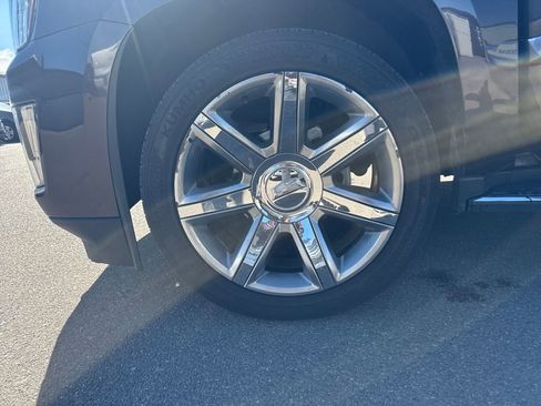 Used 2016 Cadillac Escalade ESV Luxury RWD image 26