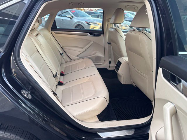 Used 2017 Volkswagen Passat 1.8T SE FWD image 20