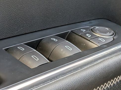 Used 2024 GMC Acadia Denali image 26