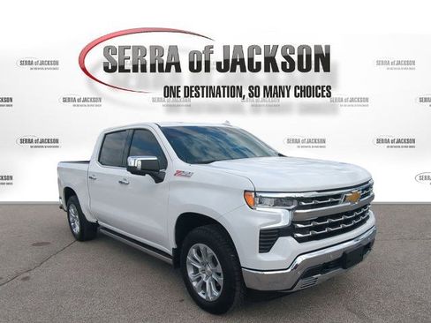 Used 2025 Chevrolet Silverado 1500 LTZ w/ LTZ Premium Package image 2