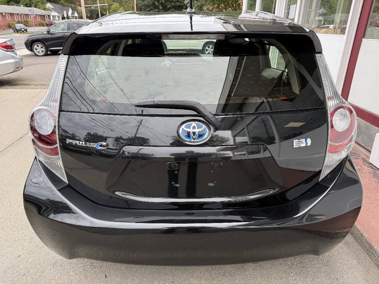 Used 2014 Toyota Prius C Two FWD image 5