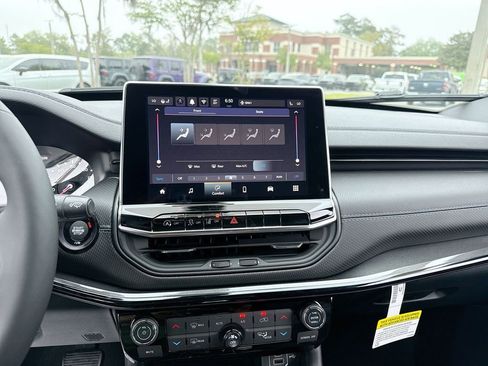 New 2026 Jeep Compass Latitude image 19