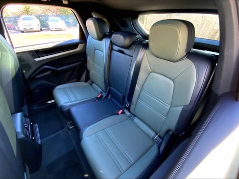 Used 2024 Porsche Cayenne S image 20