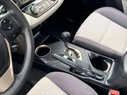 Used 2013 Toyota RAV4 XLE image 16