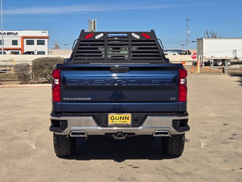 Used 2022 Chevrolet Silverado 1500 LT w/ Z71 Off-Road Package image 4