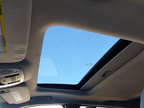 Used 2011 Jeep Grand Cherokee Laredo image 24