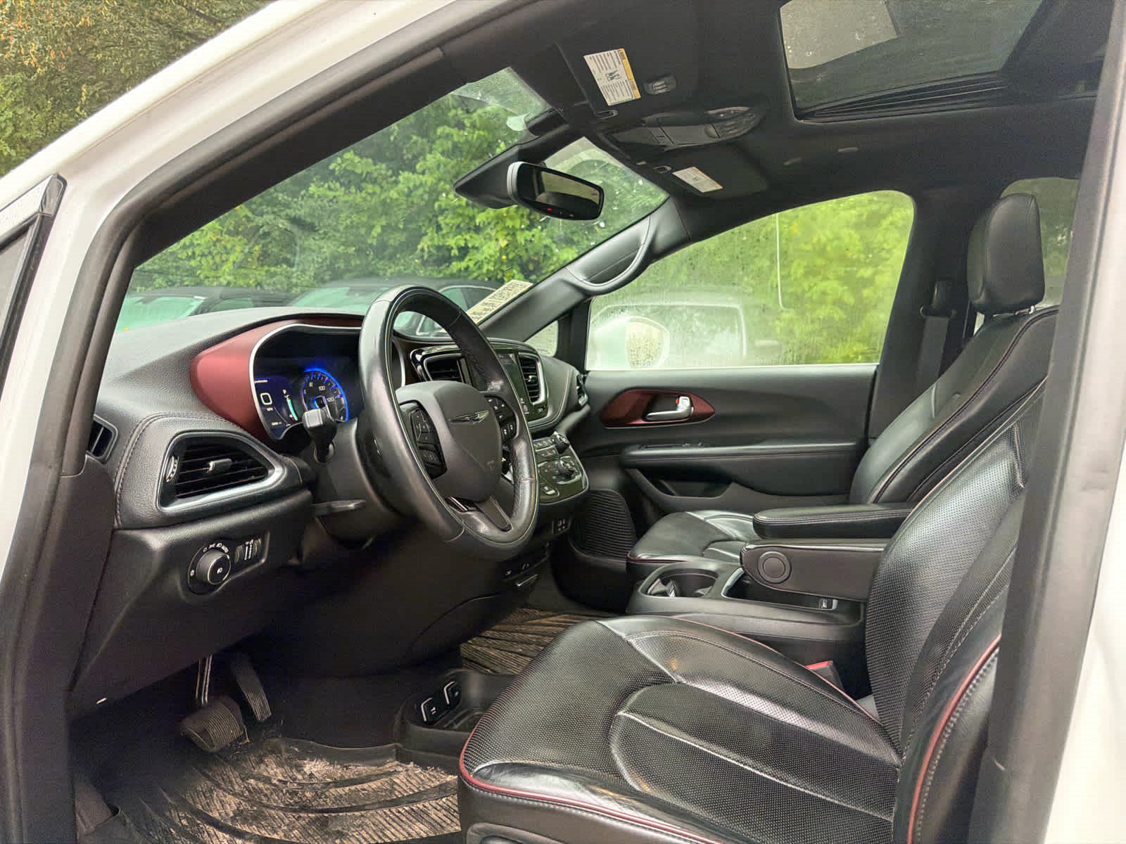 Used 2020 Chrysler Pacifica Limited FWD image 5