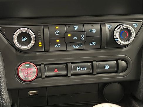 Used 2022 Ford Mustang GT RWD image 26