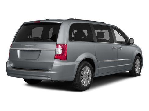 Used 2014 Chrysler Town & Country Touring-L w/ Driver Convenience Group FWD image 3