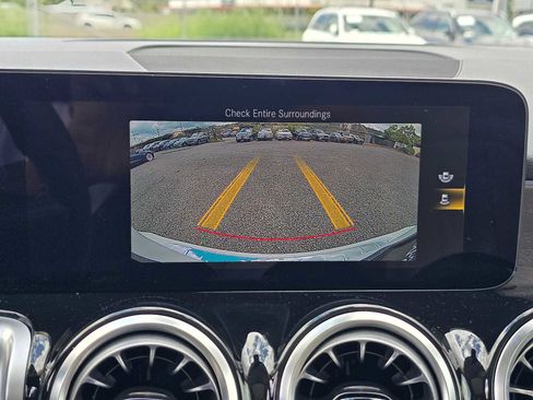 Used 2023 Mercedes-Benz GLB 250 4MATIC image 32