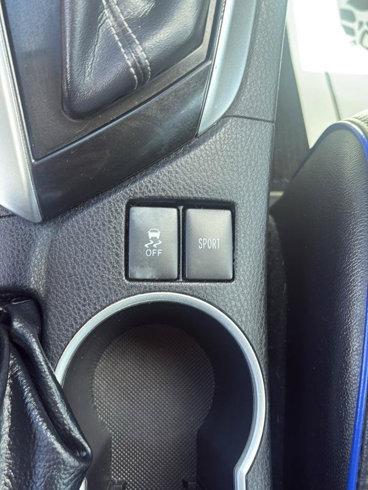 Used 2017 Toyota Corolla SE w/ Carpet Mat Package (TMS) FWD image 34