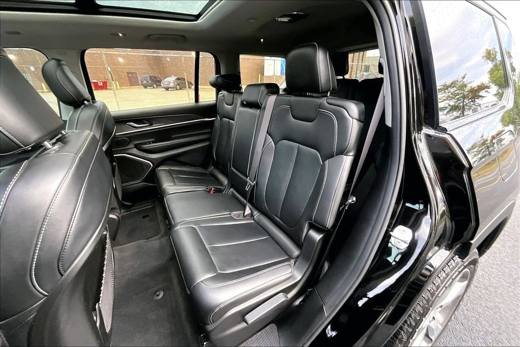 Used 2021 Jeep Grand Cherokee L Limited AWD/4WD image 25