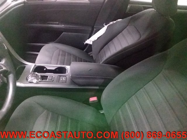 Used 2019 Ford Fusion SE FWD image 9