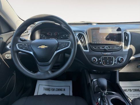 Used 2022 Chevrolet Malibu LT image 4