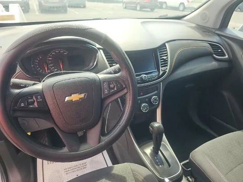 Used 2020 Chevrolet Trax LS w/ Tint and Cruise Package FWD image 7