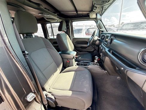 Used 2023 Jeep Wrangler Sport image 31