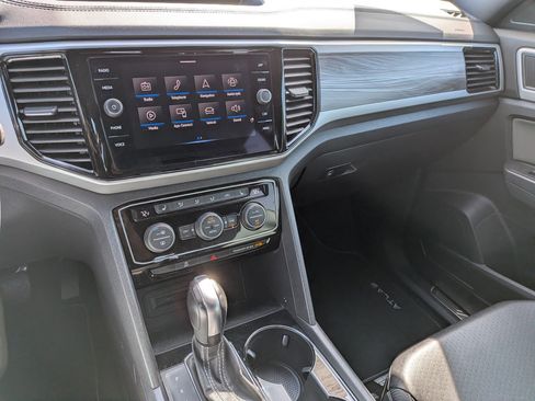 Used 2023 Volkswagen Atlas Cross Sport SE w/ Panoramic Sunroof Package image 22