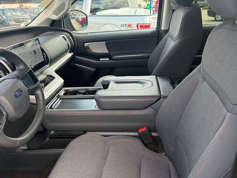 Used 2025 Ford Expedition Max Active RWD image 19