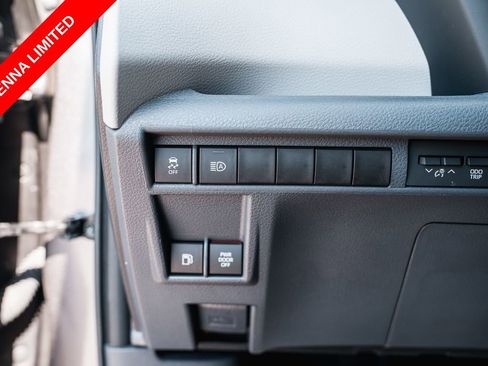 Certified 2023 Toyota Sienna Limited FWD image 14