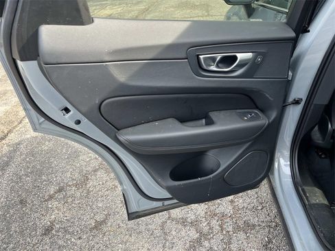 Used 2024 Volvo XC60 B5 Plus image 18