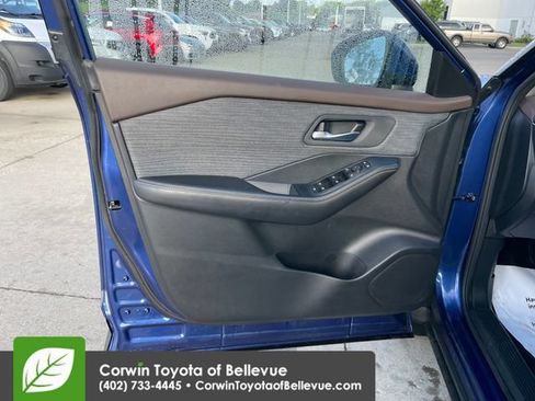 Used 2023 Nissan Rogue SV AWD/4WD image 18
