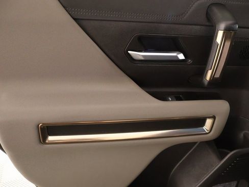 Used 2025 GMC Hummer EV 3X w/ LPO, Illumination Package image 17