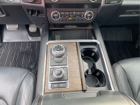 Used 2019 Ford Expedition Platinum AWD/4WD image 19