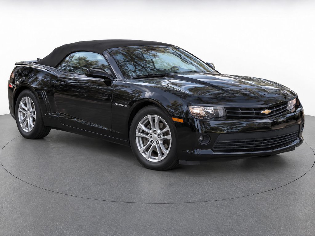 Used 2015 Chevrolet Camaro LT RWD image 2
