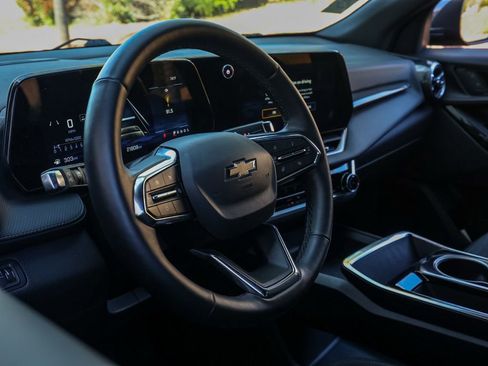 Used 2025 Chevrolet Equinox LT image 14