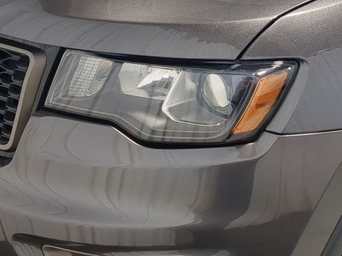 Used 2016 Jeep Grand Cherokee Laredo 75th Anniversary image 14