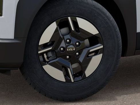 New 2027 Kia Seltos LX FWD image 9