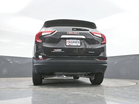 Used 2024 GMC Terrain SLE AWD/4WD image 38