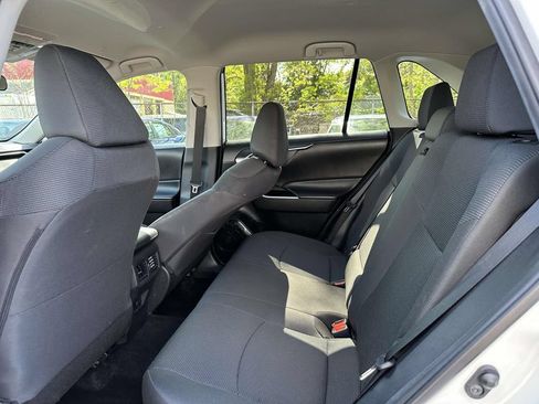 Used 2024 Toyota RAV4 LE AWD/4WD image 10