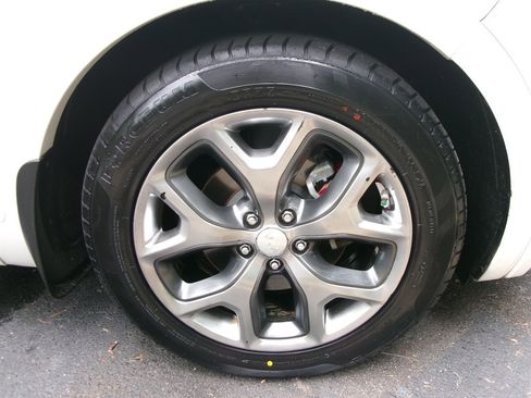 Used 2016 Kia Sorento SX image 43