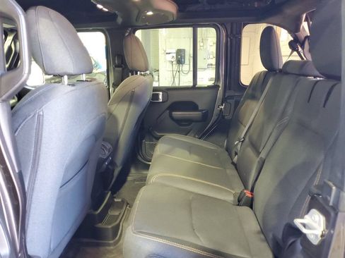Used 2024 Jeep Wrangler Unlimited AWD/4WD image 10
