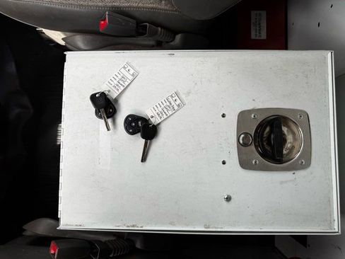 Used 2017 GMC Savana 3500 RWD image 13