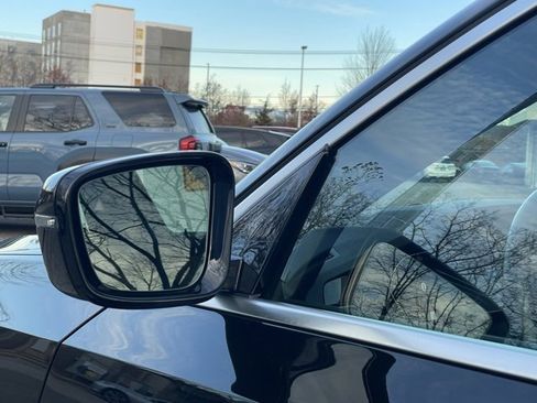 Used 2021 BMW 330i xDrive Sedan w/ Convenience Package image 26