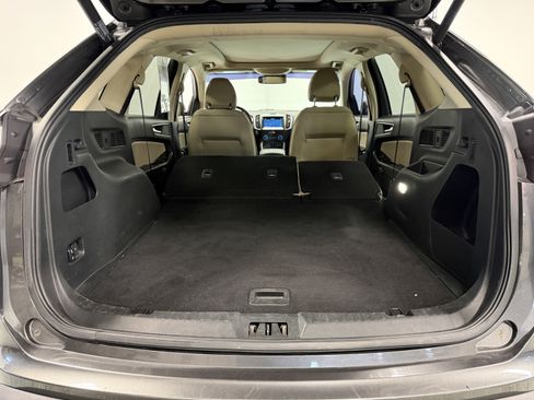Used 2019 Ford Edge SEL image 26