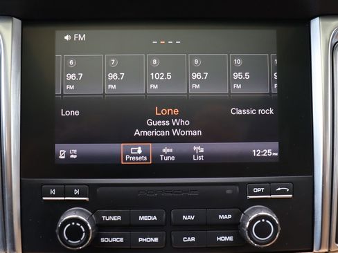 Used 2017 Porsche Macan S image 23