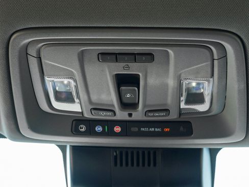 Used 2024 Chevrolet Silverado 2500 LT AWD/4WD image 33