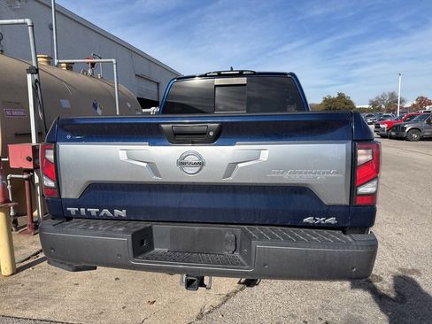 Used 2022 Nissan Titan Platinum Reserve w/ Moonroof Package image 7