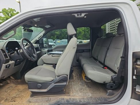 Used 2022 Ford F350 XL w/ Power Equipment Group AWD/4WD image 14