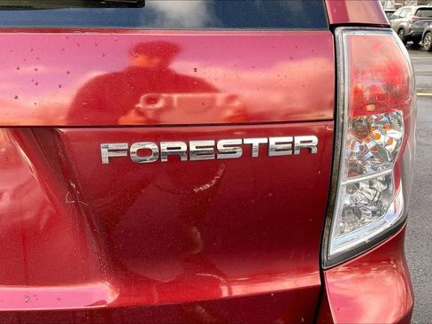 Used 2010 Subaru Forester 2.5X Limited image 9