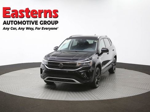 Used 2024 Volkswagen Taos SE image 53