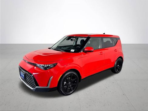 Used 2025 Kia Soul EX image 2