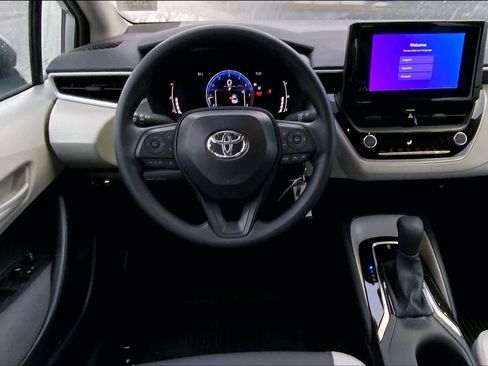 Used 2026 Toyota Corolla LE image 6