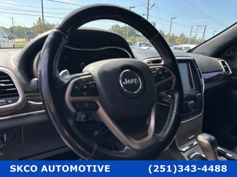 Used 2017 Jeep Grand Cherokee Overland image 18